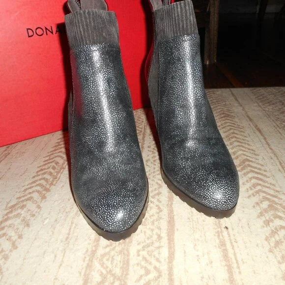 Donald J. Pliner stingray like leather ankle boots, size 7.5M - Picture 3 of 10